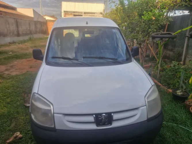 Peugeot Partner Van 1.6 Flex 16V 5P 2011