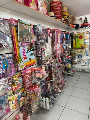 Loja de embalagens, artigos de festas 30 anos no local ! 