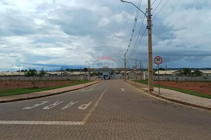 Ótima Casa em Cond. Fechado - Vila Rica, MT