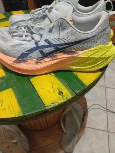 Tênis , estou vendendo porque ficou grande em mim.