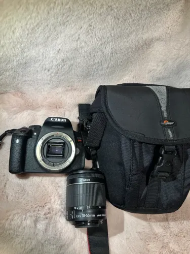 Canon T5i - c/ carregador e bag