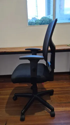 Cadeira de escritório ergonômica Cavaletti Yon - Excelente
