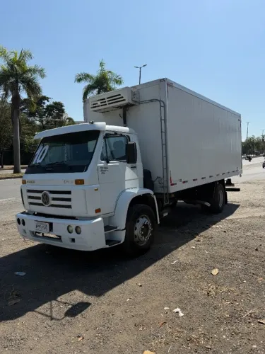 VW 17-180 2010 Baú Gancheiro