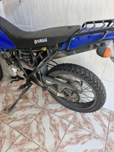 MOTO YAMAHA 2013
