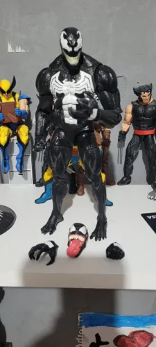 Venom Marvel legends do pack (está sem as asas)
