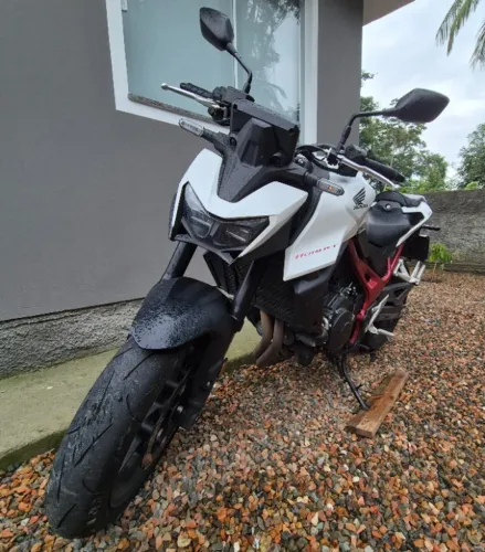 Vende-se Honda CB750 2025/2026