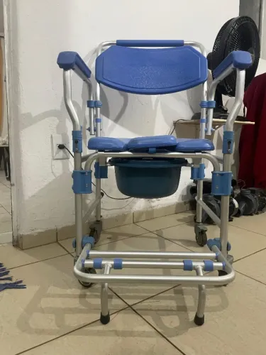 Cadeira de banho Dellamed D60 Alumínio Antiferrugem Rodas 360° 150kg