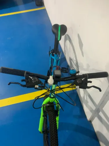 Bike Bicicleta Mountain bike infantil groove ragga aro 24 com estrutura de aliminio
