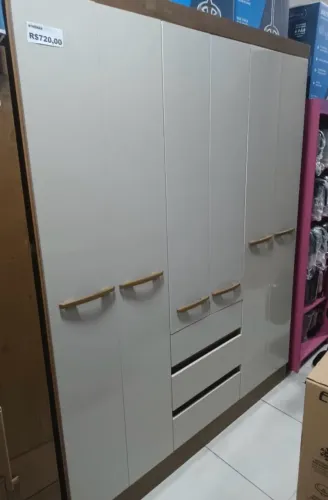 Guarda roupa (Divido no cartão com maquininha, não entrego)
