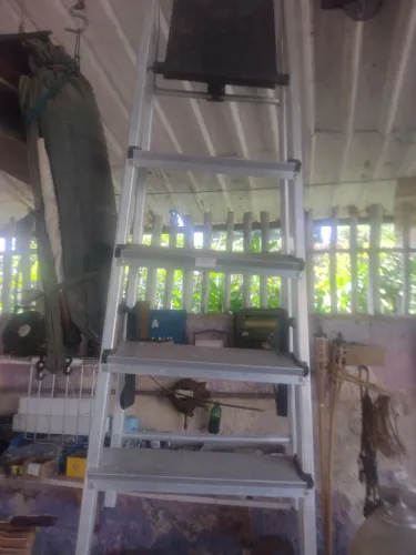 Escada em alumínio 5 degraus