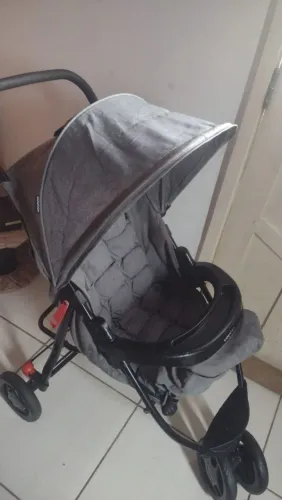 Vendo carrinho de bebê