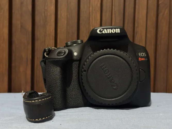 KIT CANON T7 + GRIP