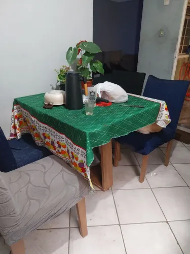 Mesa. Com .4.  Cadeiras