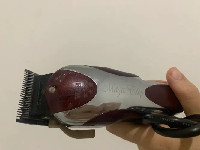Máquina de cortar cabelo WAHL original c/fio completa