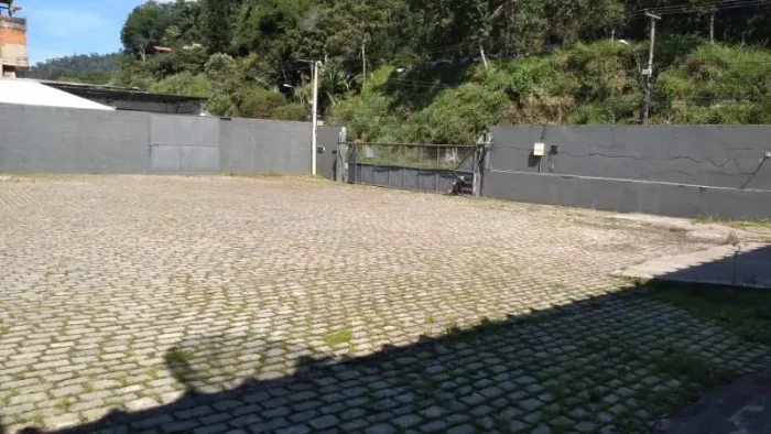 Galpão- Petrópolis, Corrêas