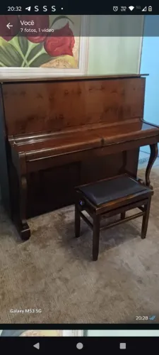 Piano Fritz Dobbert Vertical em Madeira + Banqueta