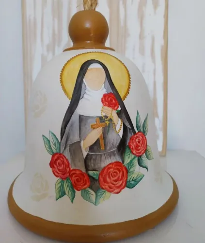Sino de cerâmica pintados à mão