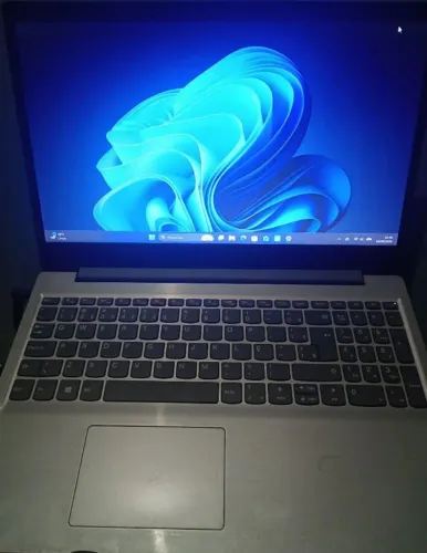 Notebok completo de acordo com imagens em destaque pra sair logo (único dono troco tbm)