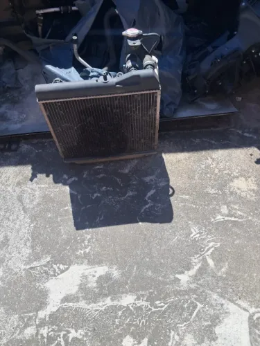 Vendo vários radiadores usados seminovos de vários carros, temos de Gol, Sandero, Fit