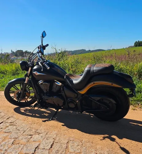 Kawasaki Vulcan 900 Custom - Customizada | ÚNICA | Preto Fosco e Dourado