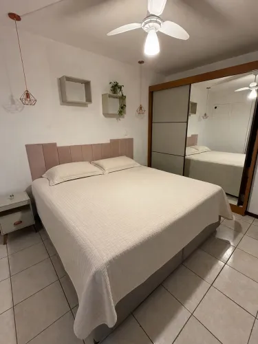 CAMA KING EM EXCELENTE ESTADO