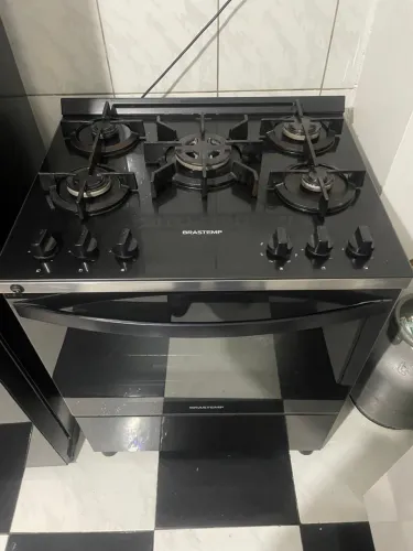 Fogão Brastemp 5 Bocas Preto Com Mesa de Vidro e Turbo Chama - BFS5VCE BIVOLT