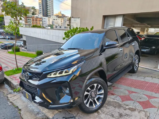 Toyota Hilux SW4 Diamond 2.8 TB 4X4 Die. Aut. 2024
