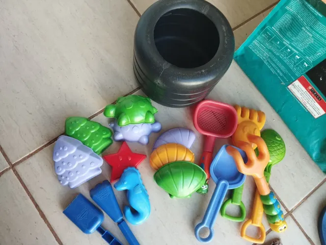 Kit baldinho de brincar na areia a retirar no local 