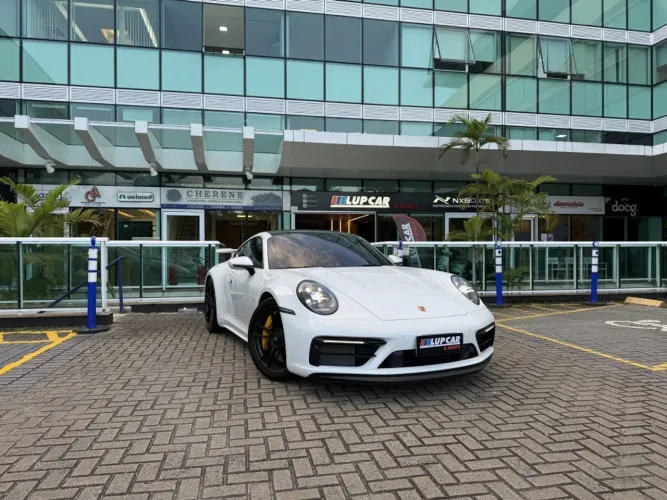 Porsche 911 Carrera 3.0 24V H6 PDK 2024