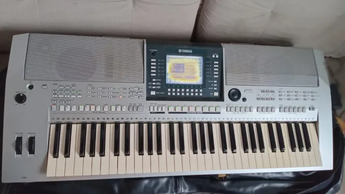 Teclado Yamaha psr-s 710