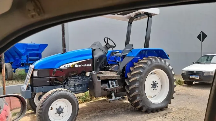 Trator New Holland TL 75