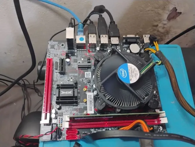 Kit 1155 com i3 3240 e 8 GB de memória