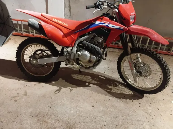 Moto com mês de uso