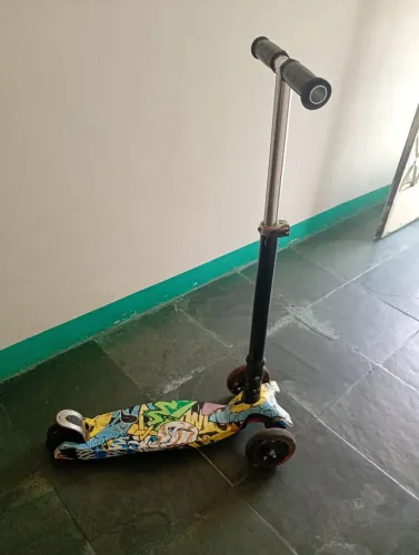 Patinete infantil dobrável com led