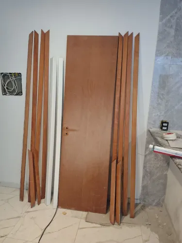 Vendo porta + paisagens+ granito+tomadas...