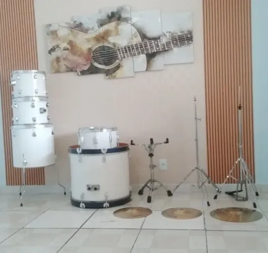 Bateria com pratos Orion, completa