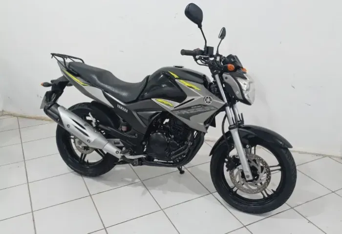 Yamaha Ys Fazer 250! Ano 2012! Diferenciada! Financiamos e Aceitamos trocas! 