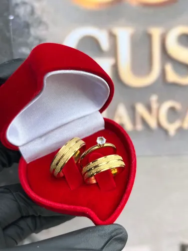 Par de Alianças Diamantadas C/Frisos 6mm +Solitária;Namoro Casamento;Caixinha de brinde