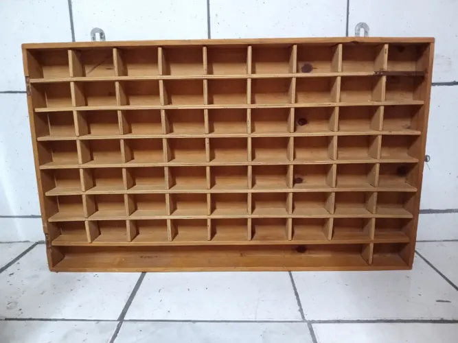 Expositor para Carrinhos 65 Espaços
