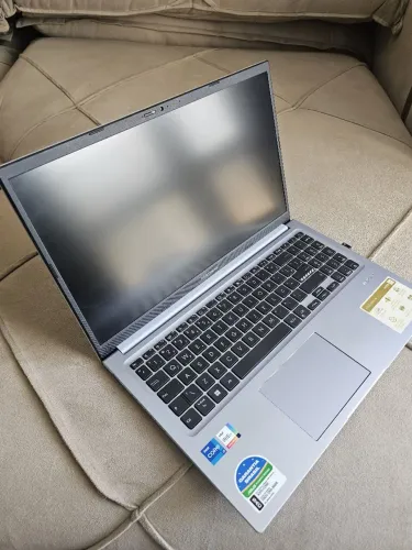 Notebook para trabalho com 3 meses de uso