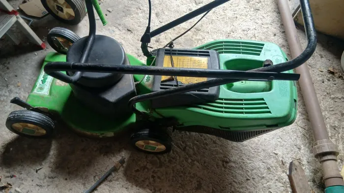 Carrinho de cortar grama