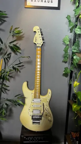Guitarra Tagima E2