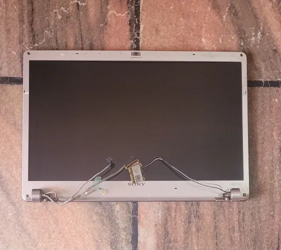 Tela Completa Com Carcaça Sony Vaio Vgn-fw 16.4 Detalhe
