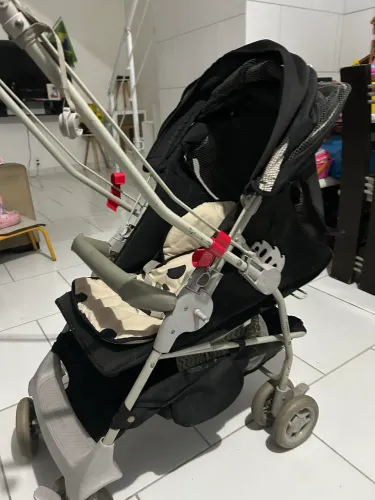 Carrinho de Bebê Galzerano Reversível Preto Unissex