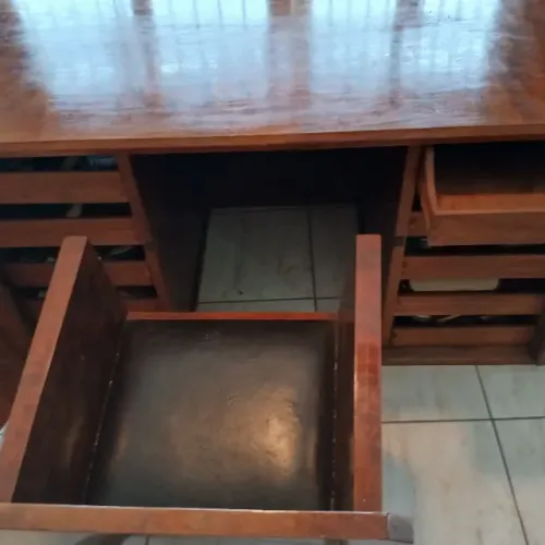 escrivaninha- madeira maciça 