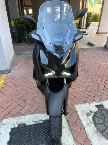 X Max 300 connection. 