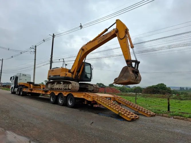 Escavadeira Hyundai 22 toneladas ano 2007