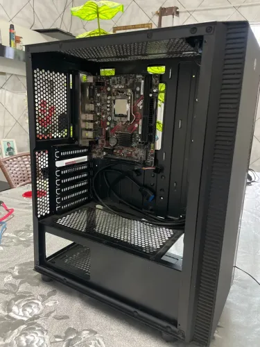 Gabinete TGT Skylancer (modelo TGT-SKL-BL01)