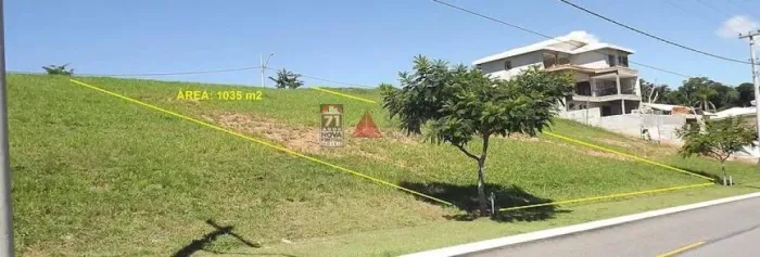 Terreno Padrão em Condomínio em Paraibuna
