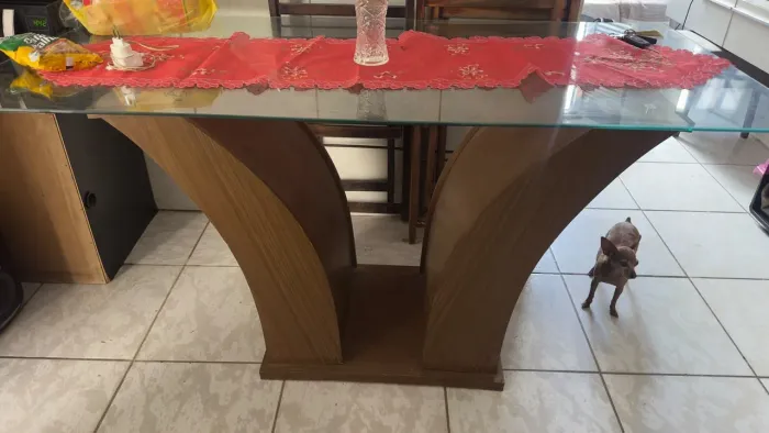 Mesa 6 lugares em ótimo estado.